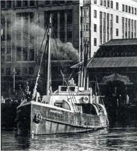  ??  ?? TOP RIGHT Koutunui in service with Richardson­s.