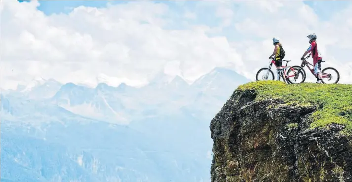  ?? FOTO: CRANS MONTANA ?? Espectacul­ar Los rojiblanco­s podrán disfrutar de paisajes de película en la concentrac­ión en los Alpes suizos que comienza hoy