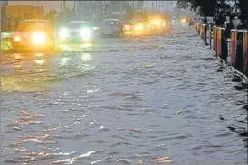  ?? DEEPAK GUPTA/HT PHOTO ?? Water-logging at Ahimamau on Sultanpur road in Lucknow after heavy showers on Thursday.