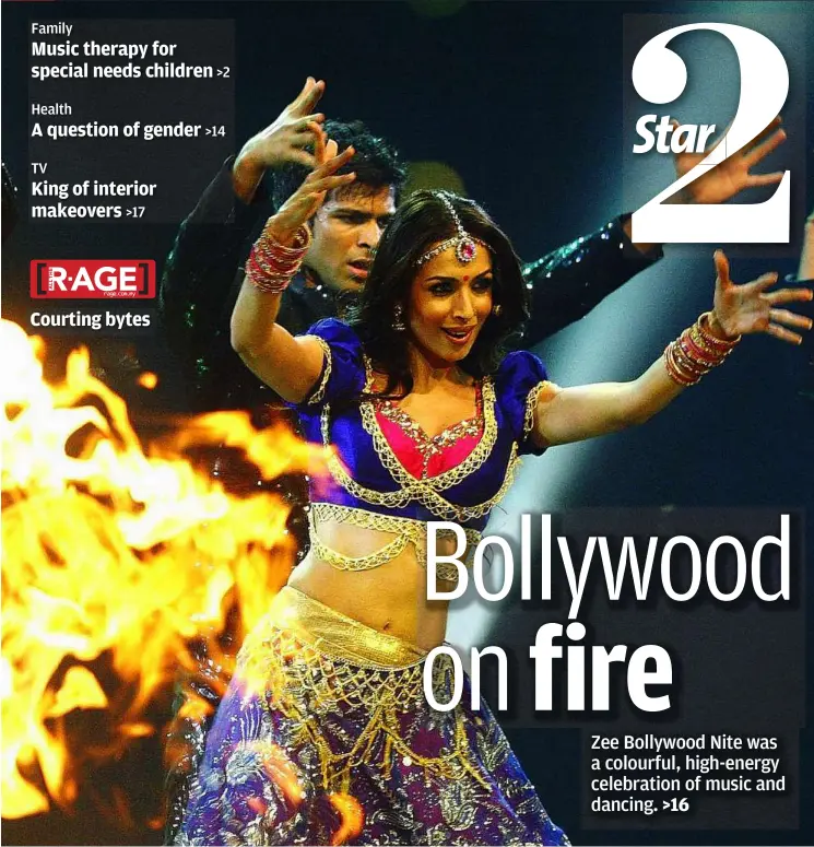  ??  ?? Sizzling star: Malaika Arora Khan at the Zee Bollywood Nite 2012. — Shahrul Fazry Ismail/the Star