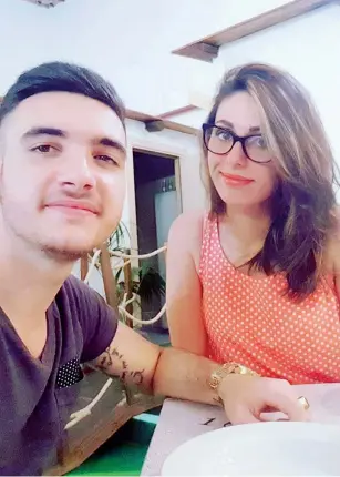  ??  ?? Riccardo Madau, 25 anni, e la fidanzata Manuela Picci, 26, di Cagliari. Ieri lui si è suicidato dopo averla ridotta in coma. nella pagina a fianco, alcune delle vittime di femminicid­io dall’inizio dell’anno