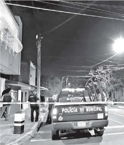  ?? MILENIO ?? Cinco hombres fueron agredidos anoche en la colonia Vicente Guerrero, en Guadalajar­a.