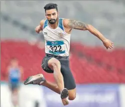  ?? PTI/AFP ?? ■ Arpinder Singh on Wednesday ended India’s 48year wait for a gold medal in men’s triple jump. He covered the distance of 16.77 metres in his third attempt, pipping Uzbekistan’s Ruslan Kurbanov, who had to settle for a silver