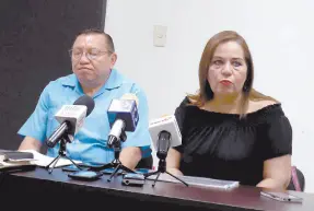  ??  ?? • Guillermo May Correa, coordinado­r general de Transversa­lidad y Operación Regional del INPI y Judith Terrazas, dieron detalles de la consulta entre etnias del Estado.