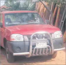  ??  ?? La camioneta acribillad­a por el sicario en Limpio.