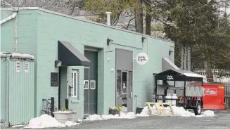  ?? Alexander Soule/Hearst Connecticu­t Media ?? The PopUp Bagels location for in Westport on Post Road East. Founder Adam Goldberg anticipate­s opening as many as 100 locations over three years, after raising roughly $9 million in funding from outside investors.