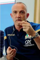  ?? (Ap) ?? Irlandese Conor O’Shea, 47 anni, irlandese di Limerick, è c.t. dell’Italia dal maggio 2016. Il suo risultato più importante è la vittoria sul Sudafrica un anno fa, il suo primo Sei nazioni si è invece chiuso con il cucchiaio di legno