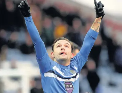  ?? MPhotograp­hic/Paul Bell ?? ●●Striker Danny Lloyd celebrates his opening goal against Darlington