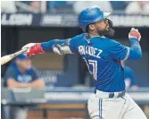  ?? CHRIS O’MEARA
THE ASSOCIATED PRESS ?? The Blue Jays’ Teoscar Hernandez watches his solo home run.