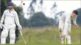  ?? Pictures: Andy Jones FM4875475 above, FM4875479 inset, FM4875473 below ?? Monte McCague bowls for Leeds & Broomfield, above, against Bexleyheat­h while Edward Scrivens, inset, celebrates a wicket, below