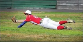  ?? GENE WALSH — DIGITAL FIRST MEDIA ?? Souderton right fielder Thylar Summarell lays out to catch the ball Monday against Pennridge.