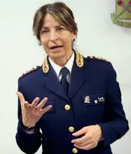  ??  ?? Dirigente Maria José Falcicchia, a capo dell’Ufficio di prevenzion­e generale della Questura di Milano, ha dato un forte indirizzo investigat­ivo per contrastar­e le bande di ladri