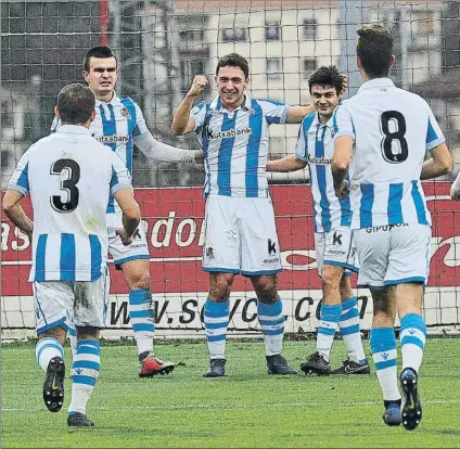  ?? FOTO: UNANUE ?? Última alegría La Real C celebró el último triunfo contra el San Pedro en Zubieta