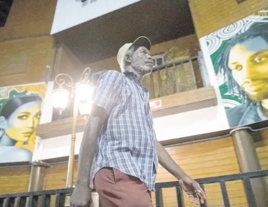  ?? GLADSTONE TAYLOR/MULTIMEDIA PHOTO EDITOR ?? Trevor Small, 65, seen here on Ocean Boulevard last night, supports the Government’s decision to ban over-65s from working out and instructin­g that 75-year-olds and older stay home.