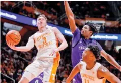  ?? TENNESSEE ATHLETICS PHOTO ?? Vols fifth-year senior guard Dalton Knecht averaged 19.2 points per game through nine contests this season but has averaged just 5.0 in the last three.