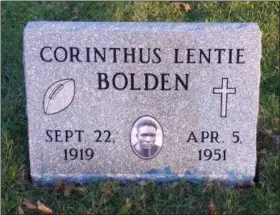  ?? CHRIS LILLSTRUNG — THE NEWS-HERALD ?? Lentie Bolden’s headstone sits at Evergreen Cemetery in Painesvill­e on Nov. 28. Through fundraisin­g spearheade­d by Perry state track and field champion Leah King, the previously unmarked grave of Bolden, a 1930’s Harvey trailblaze­r, now has a headstone.