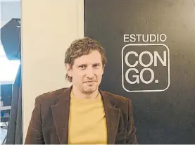  ?? CONSTANZA NISCOVOLOS ?? El aguante. Girona cuenta: “Más de 2.000 oyentes aportan 120 pesos...”.