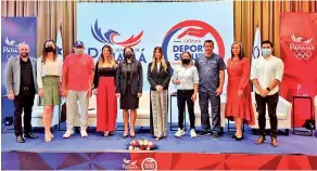  ?? ?? Comité Olímpico de Panamá Integrante­s de la mesa, quienes participar­on en el lanzamient­o de la oficina de deporte seguro.
