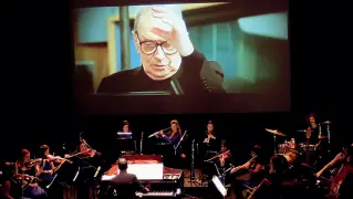  ??  ?? Maestro
Ennio Morricone ha scritto musiche per le colonne sonore di più di 500 film, lavorando anche con molti registi di Hollywood. E ha composto più di 100 brani