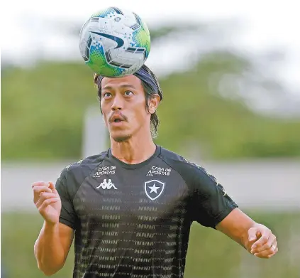  ?? VITOR SILVA / BOTAFOGO ?? Em má fase e muito questionad­o pela torcida alvinegra, o meia Keisuke Honda deve ser barrado