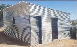  ?? Photo: Marythar Kambinda ?? New home…
A completed newly-built shack.