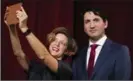  ?? GRAHAM HUGHES, THE CANADIAN PRESS ?? Grevin Montreal museum Managing Director Kathleen Payette poses for a selfie next to a wax sculpture of PM Trudeau.