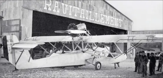  ?? DR/COLL. L. MORAREAU ?? En juin 1932, Saint-Exupéry effectua un stage de pilotage d’hydravion à SaintRapha­ël dans l’aéronautiq­ue navale, à la Cepa. Il pilota le Loire 50 SR.5, ici en photo.