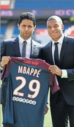  ??  ?? TOCA PAGAR. Mbappé le costará ahora al PSG 180 millones de euros.