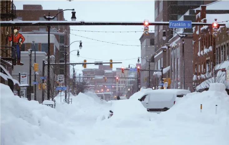  ?? BILD: KATHY HOCHUL/TWITTER ?? I december slog extremvädr­et till mot USA:S östkust. I Buffalo, NY, utfärdades ett reseförbud för att få bort folk från gatorna.