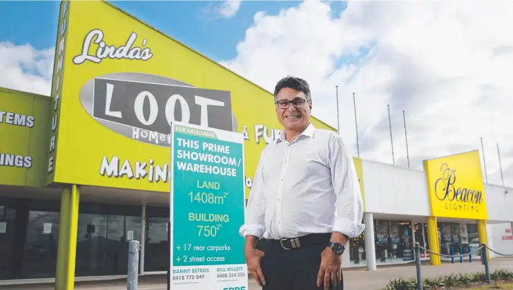  ?? Picture: BRENDAN RADKE ?? SCALING BACK: Cairns business owner Sam Marino has advertised the commercial premises he owns at 327 Mulgrave Rd for sale or lease.