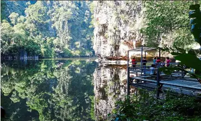  ??  ?? Mirror Lake, the hidden gem of Gunung Rapat in Perak.