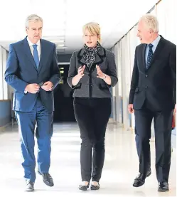  ?? Picture: Mhairi Edwards. ?? Health Secretary Shona Robison held a board meeting at Ninewells yesterday which included interim chairman John Brown, left, and new NHS Tayside chief executive Malcolm Wright.