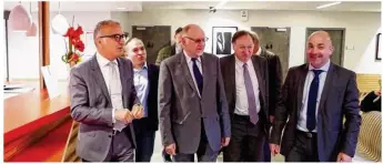  ??  ?? Pascal Martin avec Sébastien Baleizao, Gérard Jouan, Jean-Luc Cornière et Olivier Bureaux.