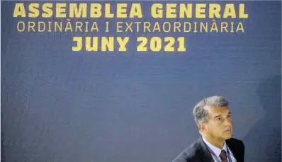  ?? Jordi Cotrina ?? Laporta, en un momento de la asamblea celebrada ayer en el Camp Nou.