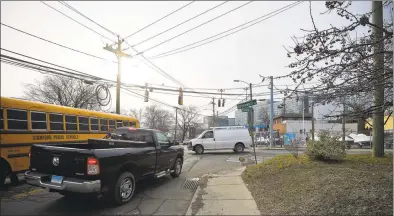  ?? Matthew Brown / Hearst Connecticu­t Media ?? Drivers negotiate through the busy intersecti­on of Pulaski Street and Greenwich Avenue in Stamford on Feb. 4.