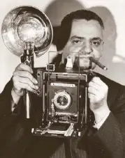  ??  ?? Weegee, born Usher Fellig, got his phonetic nickname for his uncanny ability to show up at police crime scenes first, armed with a camera.