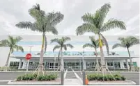  ??  ?? The $53 million Cleveland Clinic Florida Family Health Center is a 73,000-square-foot facility with 40 exam rooms, six operating rooms, 24 prep and recovery bays and imaging capabiliti­es.