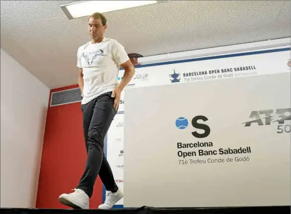  ?? ?? Rafael Nadal, tras la rueda de prensa ofrecida ayer en Barcelona en la víspera de su participac­ión en el Open Banc de Sabadell-Conde de Godó.