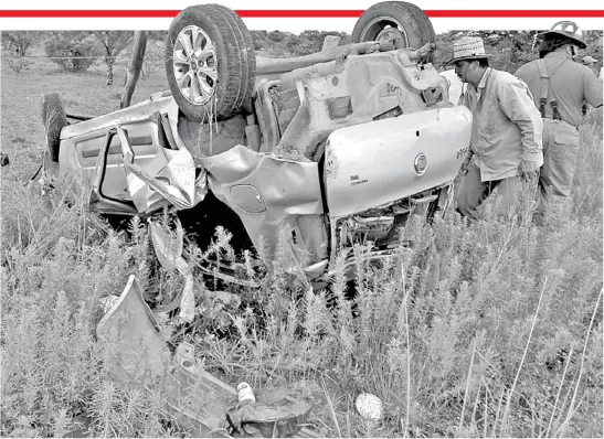  ??  ?? Los integrante­s de la familia accidentad­a iban de esta ciudad con rumbo a Canatlán.