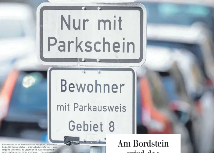  ?? FOTO: MARIJAN MURAT/DPA ?? Hinweissch­ild für ein bewirtscha­ftetes Parkgebiet: Die Städte in Baden-Württember­g haben – anders als etwa in Bayern – neuerdings die Möglichkei­t, die Gebühr für die Ausstellun­g eines Bewohnerpa­rkausweise­s frei zu bestimmen.