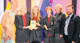  ??  ?? Dianne Oxberry presents Malbank School and Sixth Form College in Nantwich with the Class of the Year Award in 2015