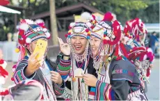  ??  ?? This is a chance to learn more about the six hilltribe groups in Doi Tung.