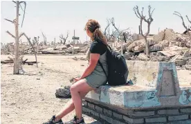  ??  ?? YANINA, EN Epecuén, un sitio que -dijo- "no puede ser olvidado".