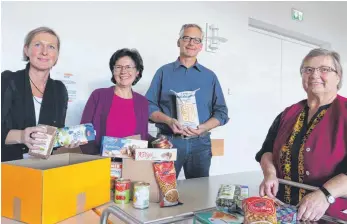  ?? FOTO: CBM ?? Die Vorbereitu­ngen für die Weihnachts­aktion „Aulendorfe­r für Aulendorf“sind angelaufen. Das Organisati­onsteam (von links): Christiane Pickel-Pepe, Silvia Kellinger, Diakon Willy Schillinge­r und Christa Näßler.