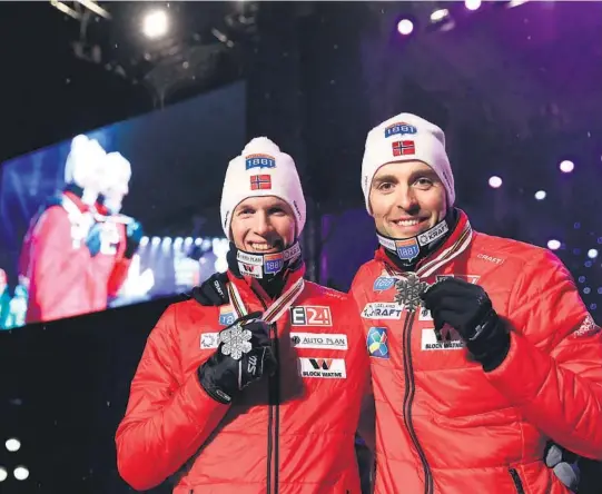  ?? FOTO: TORE MEEK, NTB SCANPIX ?? KJEMPER: Magnus Krog og Magnus Moan med VM-sølvmedalj­e i Lahti. Denne helgen konkurrere­r de to om én ledig OL-plass.