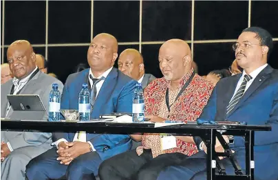  ?? Picture: SISONKE MAVA KEKANA ?? TOP TABLE: Bigwigs, from left, Fikile Xasa, Oscar Mabuyane, Mcebisi Jonas and Mlibo Qoboshiyan­e attend an investment conference in EL.