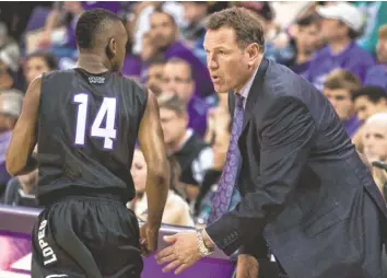  ?? STACIE SCOTT, THE (PHOENIX) ARIZONA REPUBLIC ?? Grand Canyon coach Dan Majerle, instructin­g Akachi Okugo, is a Phoenix sports legend after playing eight seasons with the NBA Suns. He “jumped at” the chance to coach the Antelopes.
