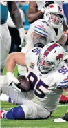  ??  ?? Moment of glory: Kyle Williams scores his crucial touchdown on Sunday night