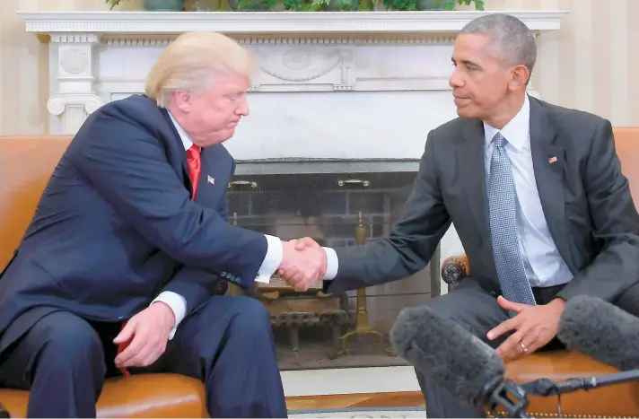  ??  ?? Le président américain élu Donald Trump et Barack Obama se sont rencontrés en personne pour la première fois hier, après une campagne agressive.