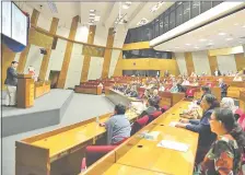  ??  ?? En la sala bicameral del Congreso de la Nación se llevó a cabo el primer simposio sobre la familia.